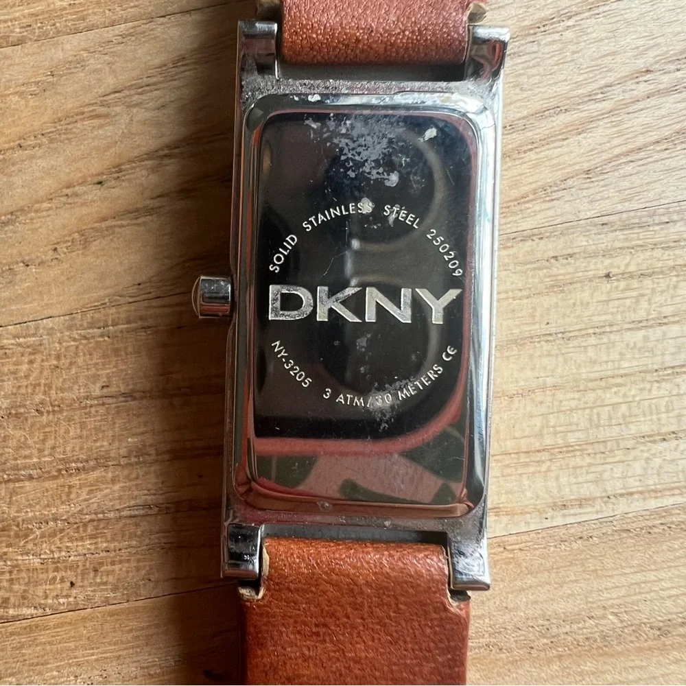 DKNY ladies retro rectangular Brown leather dress watch NEW BATTERY